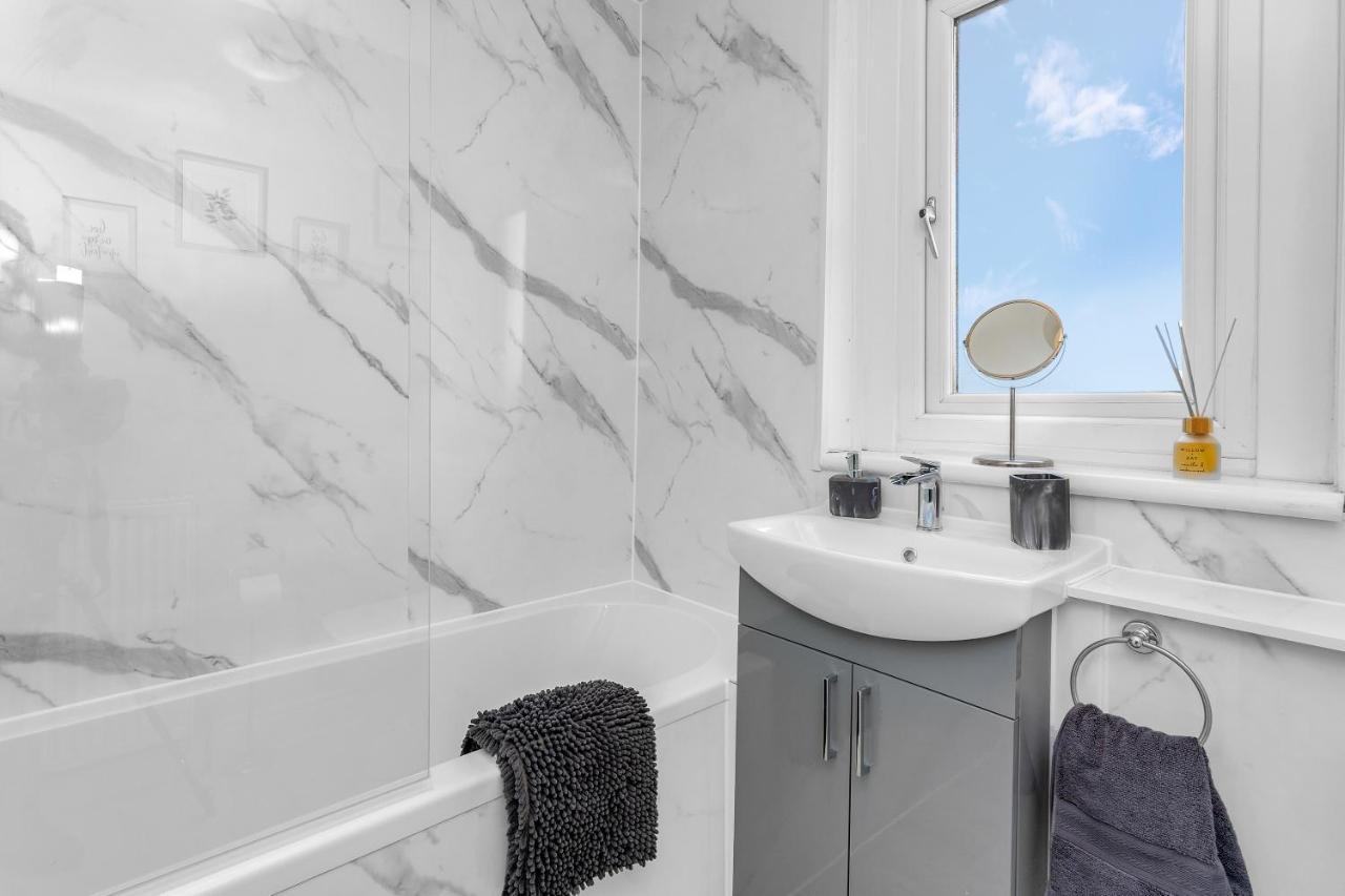 Appartement Modern & Spacious 2 Bedroom House - Free Parking - Front & Back Garden - Private Main Door Entrance Édimbourg